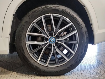 2025 BMW IX1 — миниатюра 27