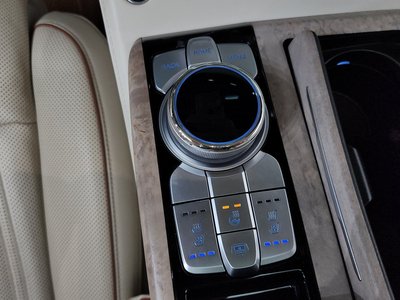 صورة مصغرة 29 لـ 2020 Genesis G90
