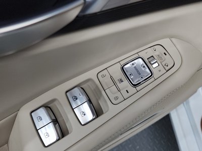 صورة مصغرة 38 لـ 2020 Genesis G90