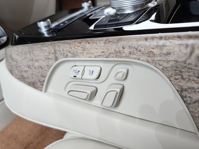صورة مصغرة 25 لـ 2020 Genesis G90