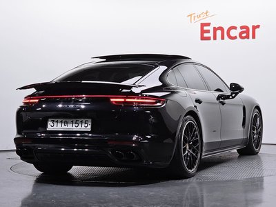 PORSCHE PANAMERA - 4