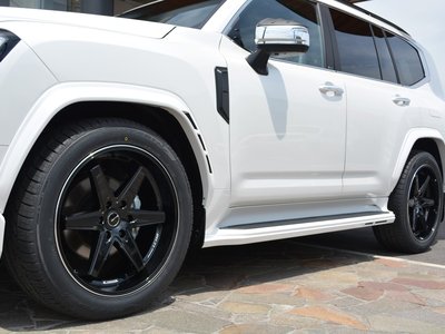 TOYOTA LAND CRUISER 300 - 6