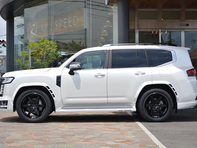 TOYOTA LAND CRUISER 300 - 2