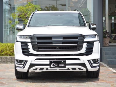 TOYOTA LAND CRUISER 300 - 8