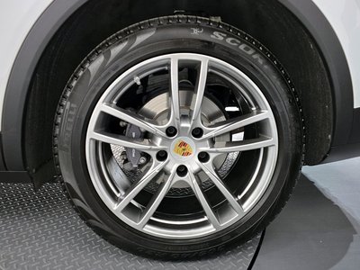 PORSCHE CAYENNE - 8