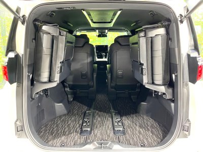 صورة 42 لـ 2023 Toyota ALPHARD