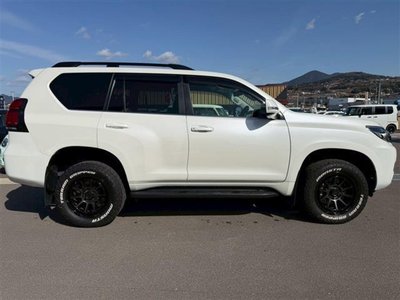 TOYOTA LAND CRUISER PRADO - 10