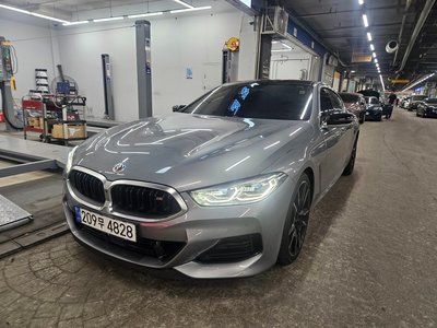BMW 8 SERIES - 1