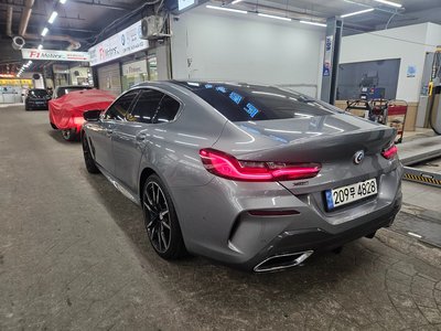 BMW 8 SERIES - 2