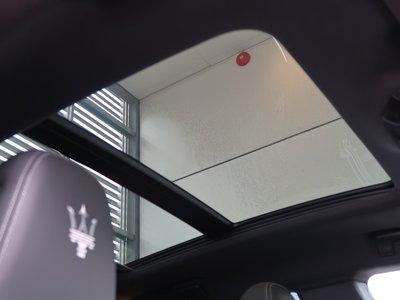صورة مصغرة 18 لـ 2023 Maserati LEVANTE