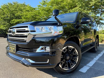 TOYOTA LAND CRUISER 200 - 10