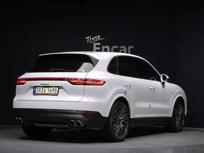 PORSCHE CAYENNE - 4