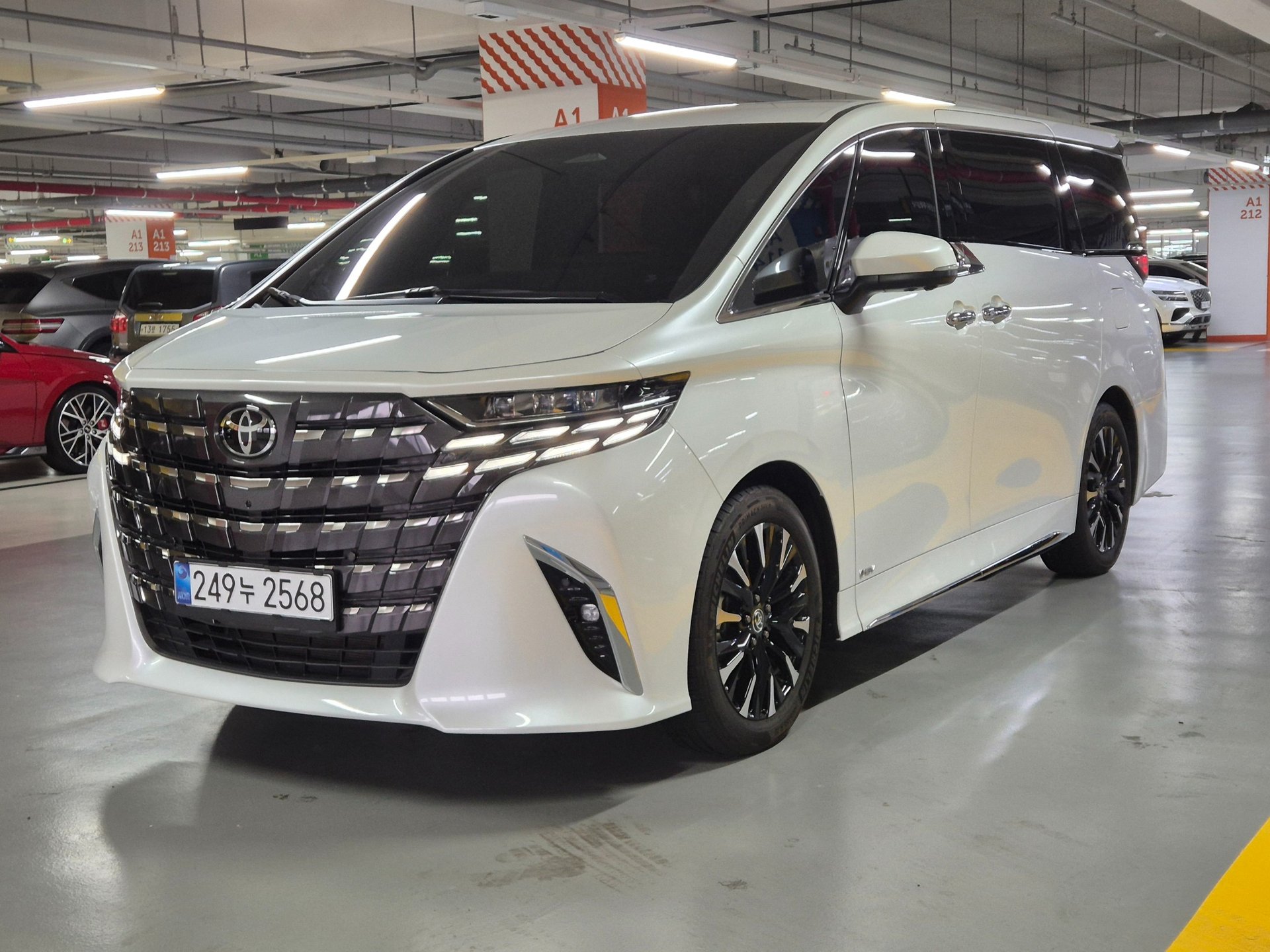 TOYOTA ALPHARD - View 1