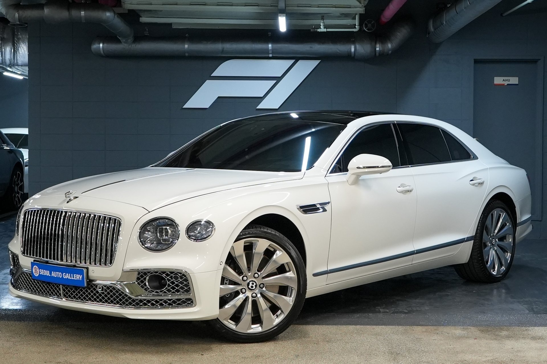 BENTLEY FLYING SPUR - View 1