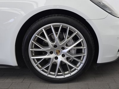 PORSCHE PANAMERA - 8