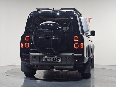 LAND ROVER DEFENDER - 4