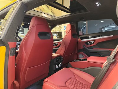 LAMBORGHINI URUS - 10