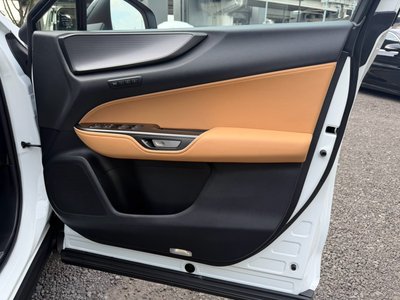 صورة مصغرة 34 لـ 2025 Lexus NX