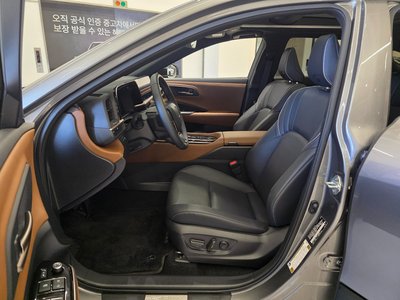 2025 Toyota CROWN CROSSOVER photo 10