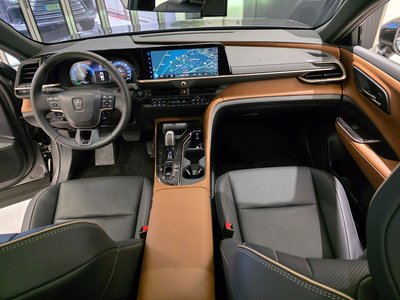 2025 Toyota CROWN CROSSOVER photo 5