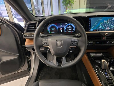 2025 Toyota CROWN CROSSOVER — миниатюра 16