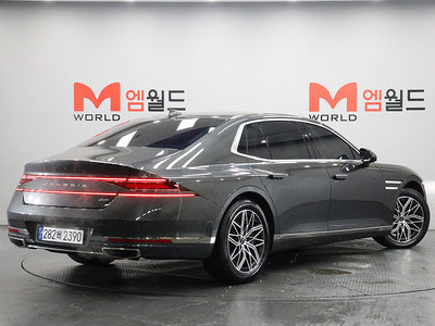صورة 2 لـ 2022 Genesis G90 (RS4)