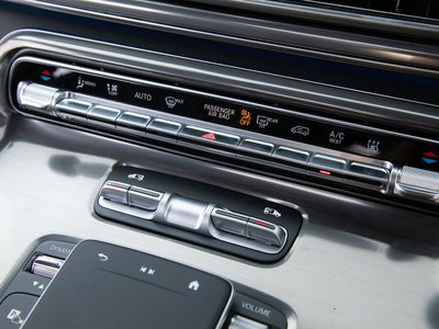2025 Mercedes-BENZ V-CLASS — миниатюра 53