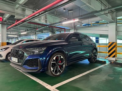 AUDI RS Q8 - 1