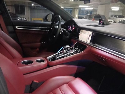 PORSCHE PANAMERA - 4