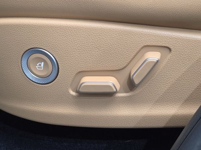 2022 Genesis GV80 thumbnail 23