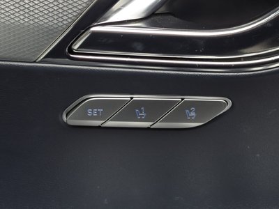 2022 Genesis GV80 thumbnail 37