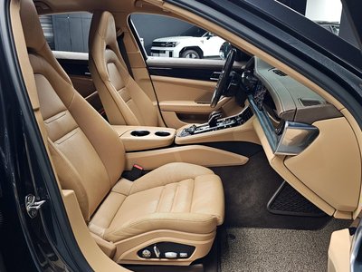 PORSCHE PANAMERA - 10