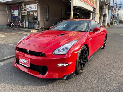 NISSAN GT-R - 1