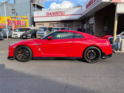 NISSAN GT-R - 2