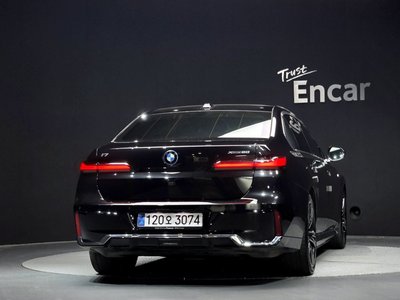 BMW I7 - 3