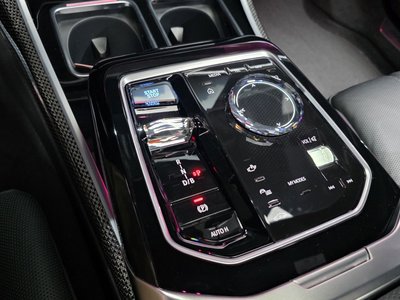 BMW I7 - 9