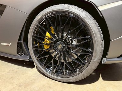صورة 10 لـ 2019 LAMBORGHINI AVENTADOR ROADSTER