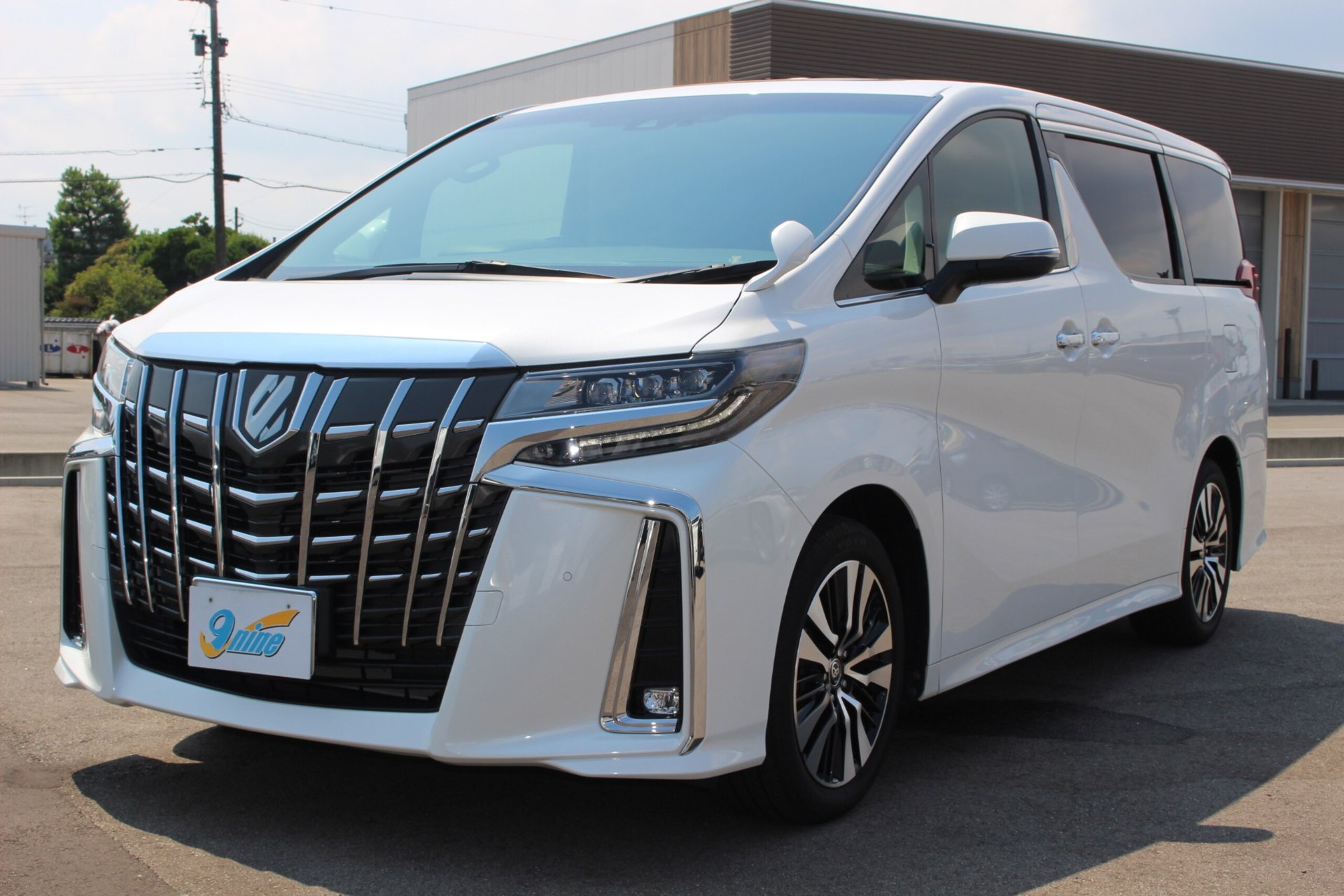 TOYOTA ALPHARD - View 1