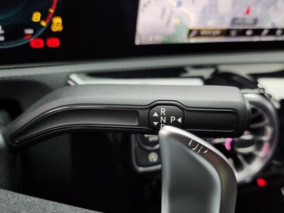 MERCEDES-BENZ CLA - 9