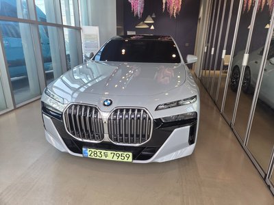 BMW 7 SERIES - 1