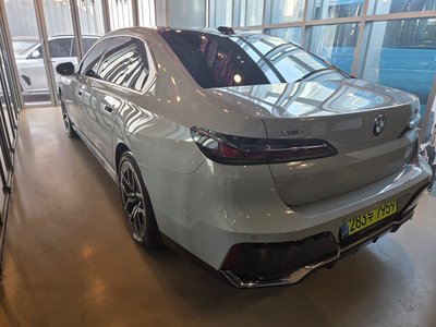 BMW 7 SERIES - 2