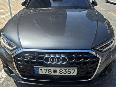 2023 AUDI A8 photo 1