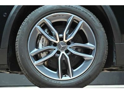 MERCEDES-BENZ GLA - 4