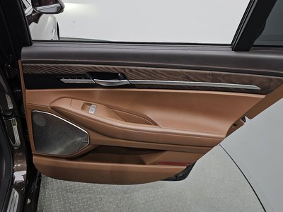2021 Genesis G90 — миниатюра 15