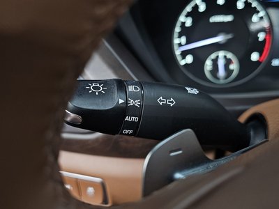 2021 Genesis G90 — миниатюра 29