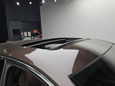 2021 Genesis G90 — миниатюра 23