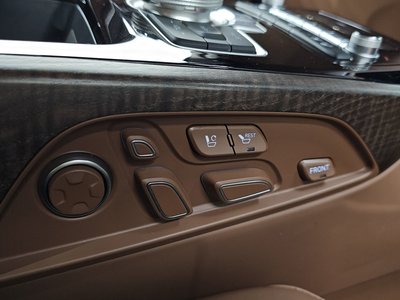 2021 Genesis G90 — миниатюра 33