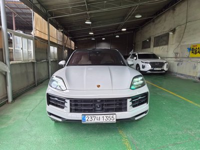 PORSCHE CAYENNE - 1