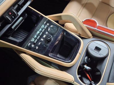 PORSCHE CAYENNE - 9