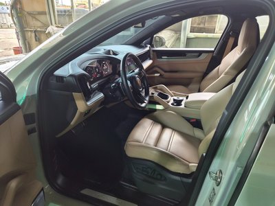 PORSCHE CAYENNE - 5